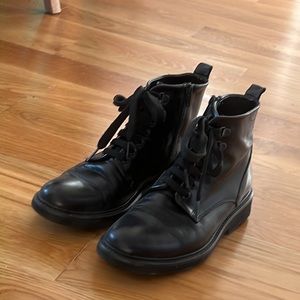 Genuine Leather boots with side zipper